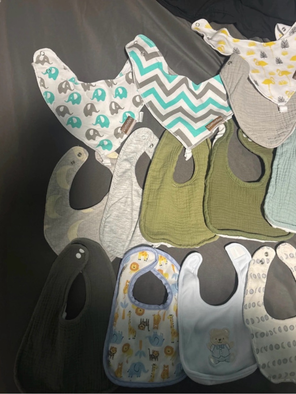 Bundle of bibs 27ct